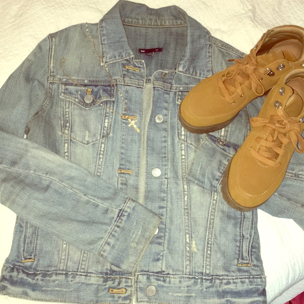 Ripped Denim Jacket 🌀🔆